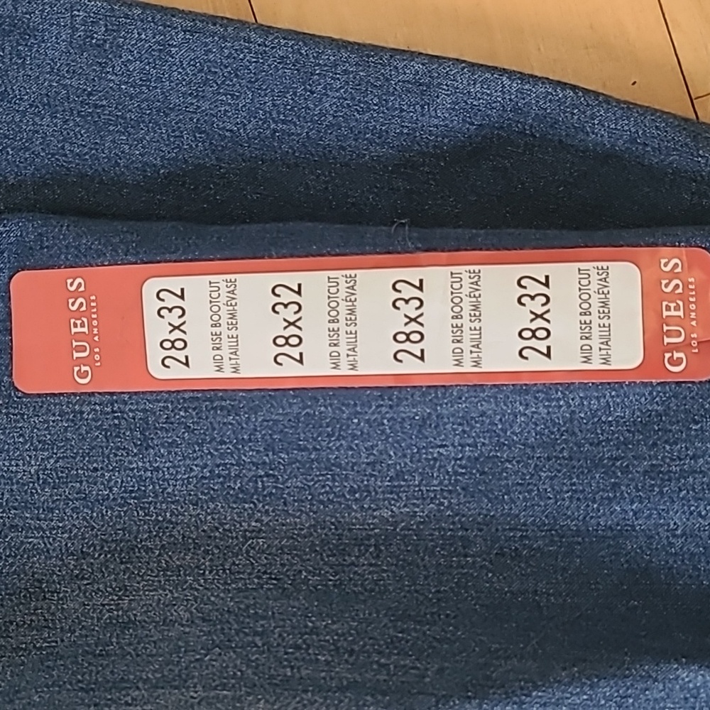 NWT Guess mid rise bootcup jeans size 28x32 - Picture 5 of 7